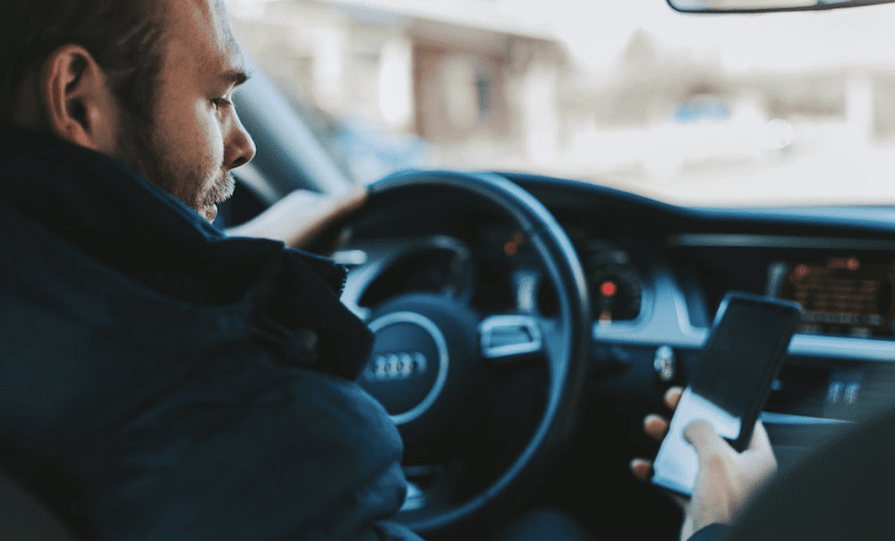 How to avoid distracted driving?